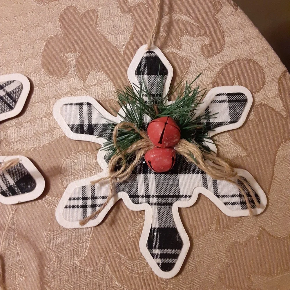 5 Snowflake with Jingle Bell Ornaments
